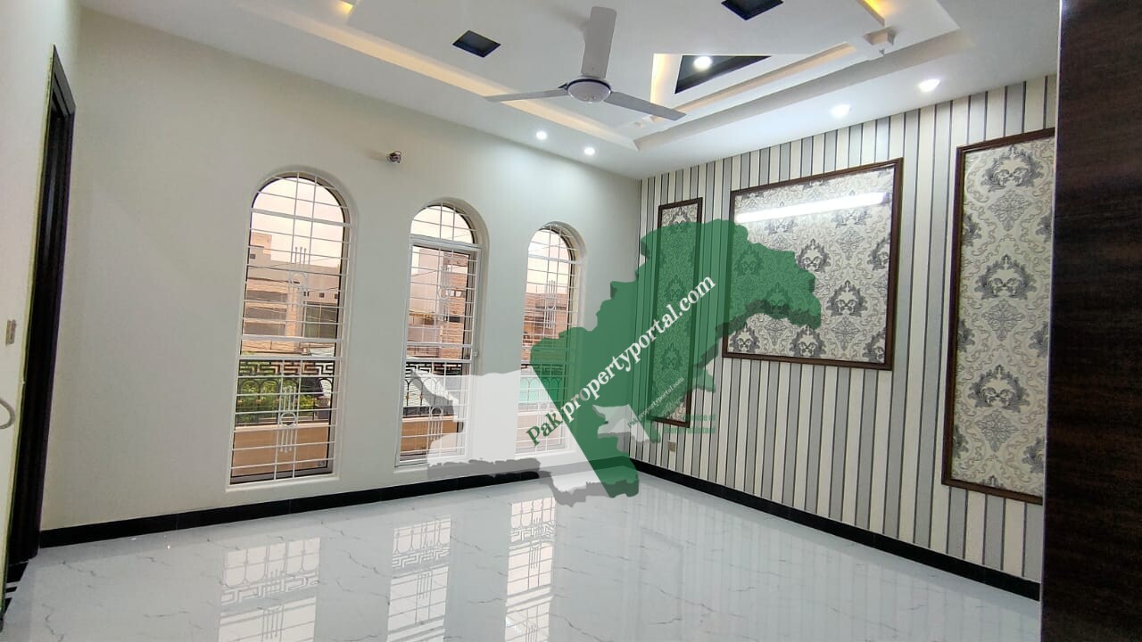 10 Marla brand new house for rent in Valencia Town Lahore