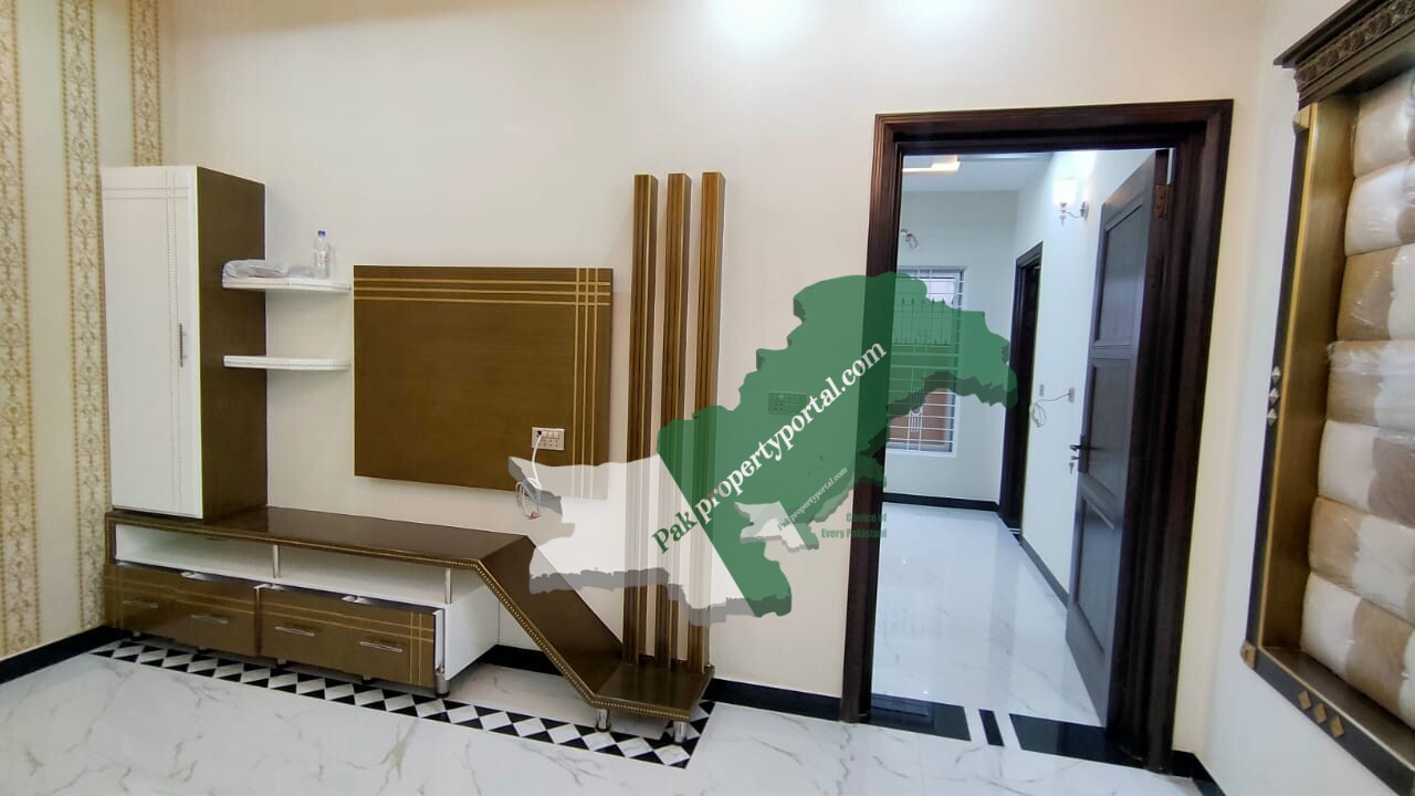 10 Marla brand new house for rent in Valencia Town Lahore
