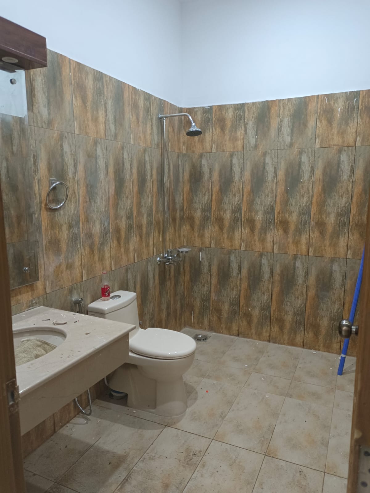 10 Marla Brand New House Available for Rent in Bahria Enclave Islamabad