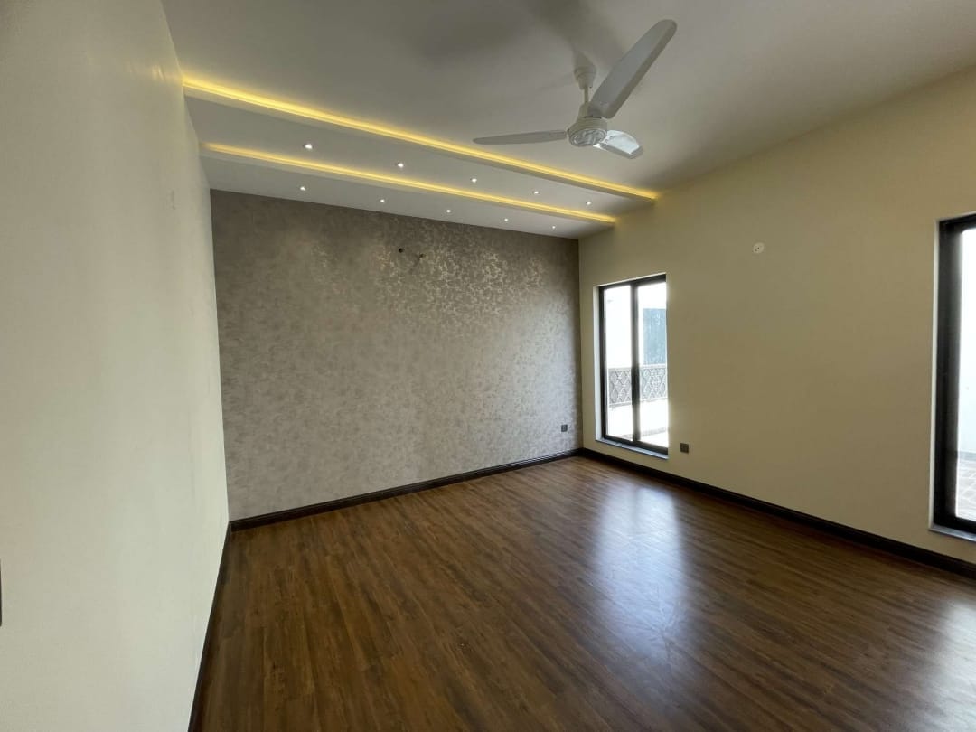 1 Kanal brand new house for sale in Janiper Block Bahria Town Lahore