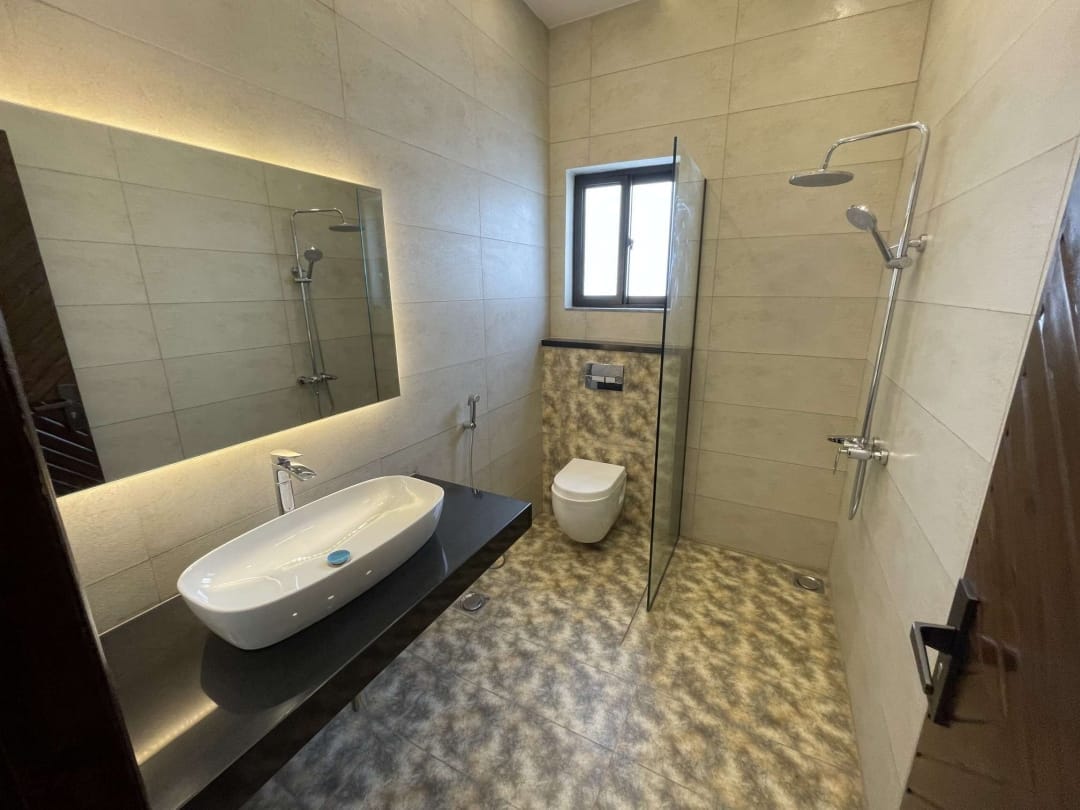 1 Kanal brand new house for sale in Janiper Block Bahria Town Lahore