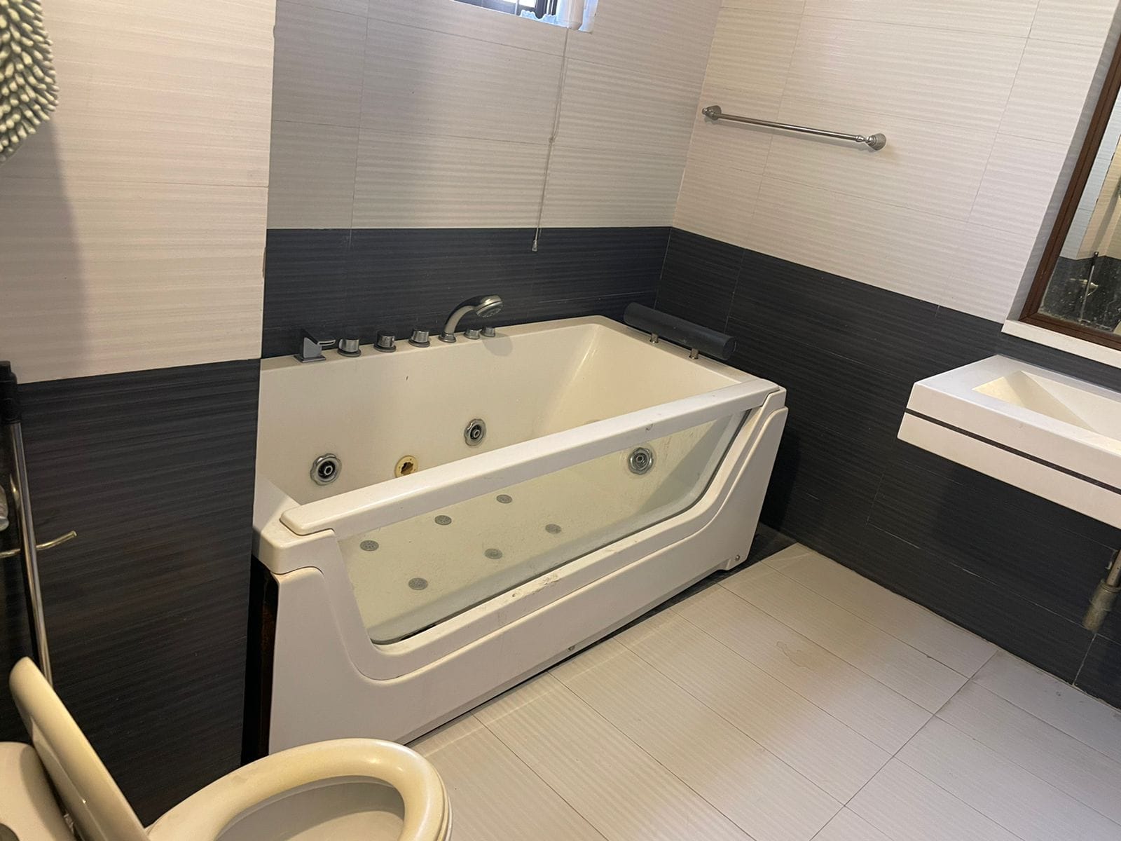 1KANAL HOUSE FOR RENT IN PCSIR Phase 2 LAHORE