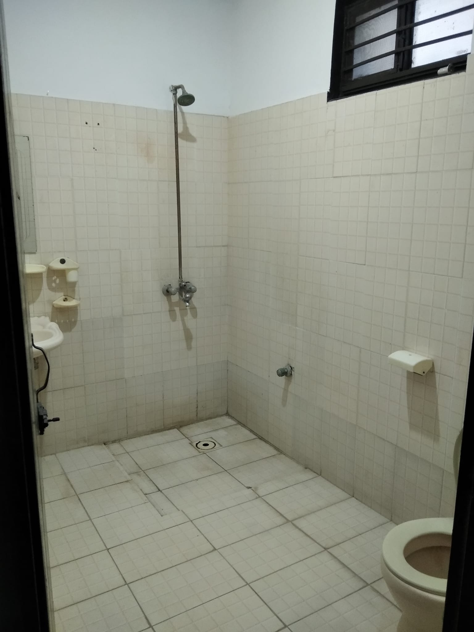 10 marla ground portion available for rent in Gulshan Abad sec 2 Rawalpindi