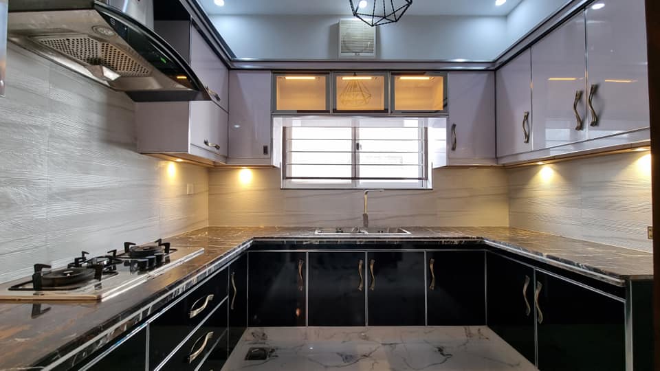 10 Marla house  For Sale at Bahria Town Lahore