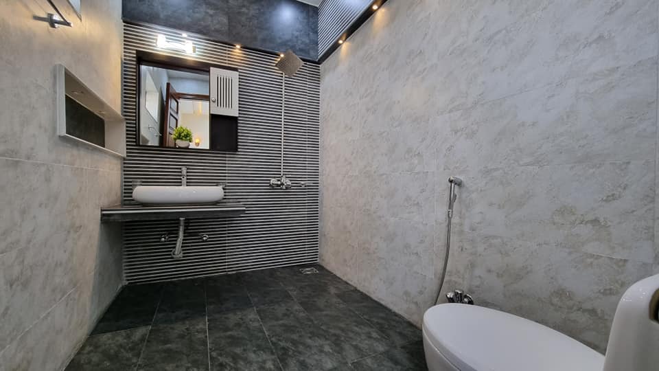 10 Marla house  For Sale at Bahria Town Lahore