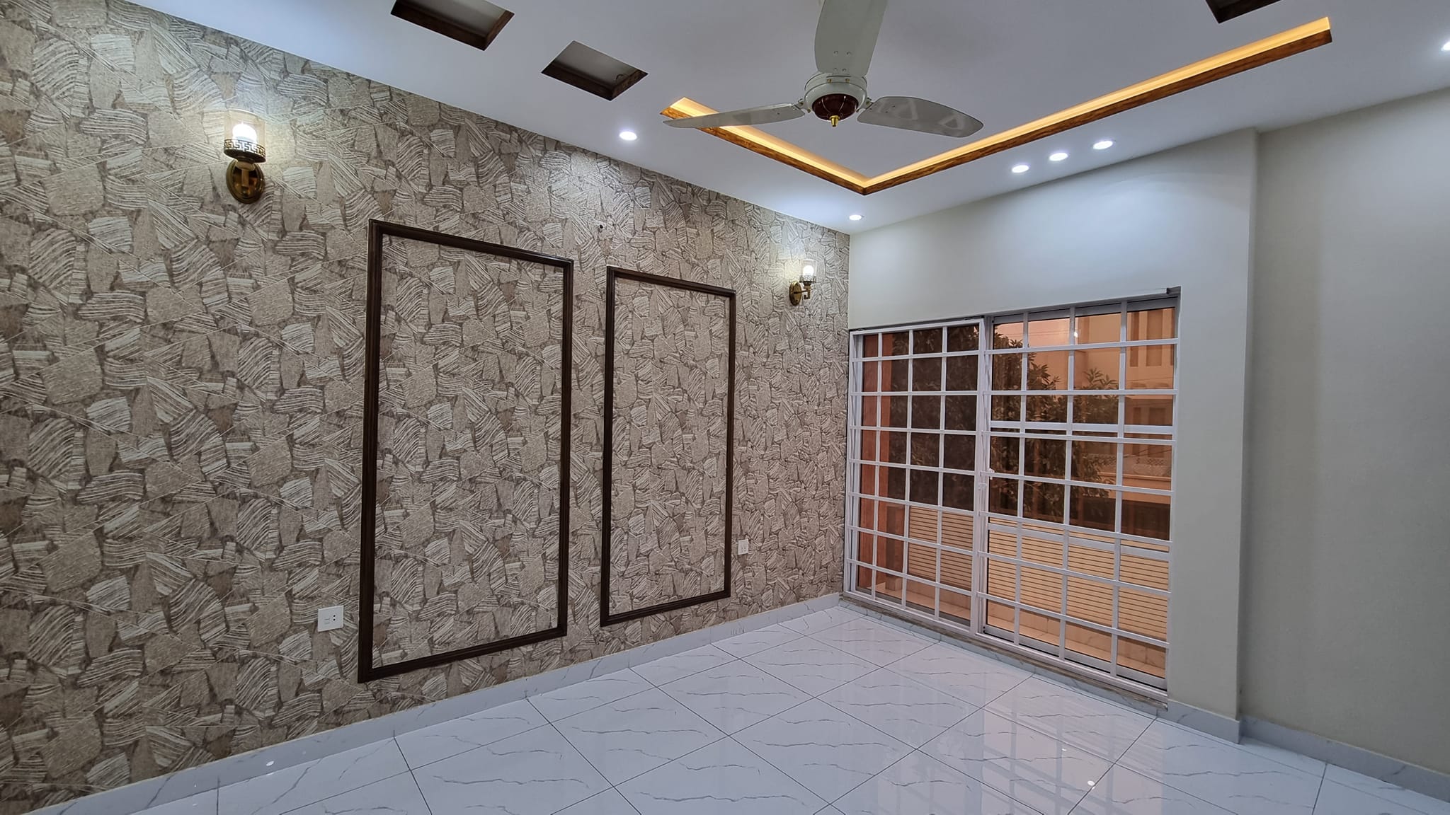 10 Marla brand new double story beautiful for sale in Bahria town Lahore