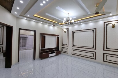 10 Marla brand new double story beautiful for sale in Bahria town Lahore