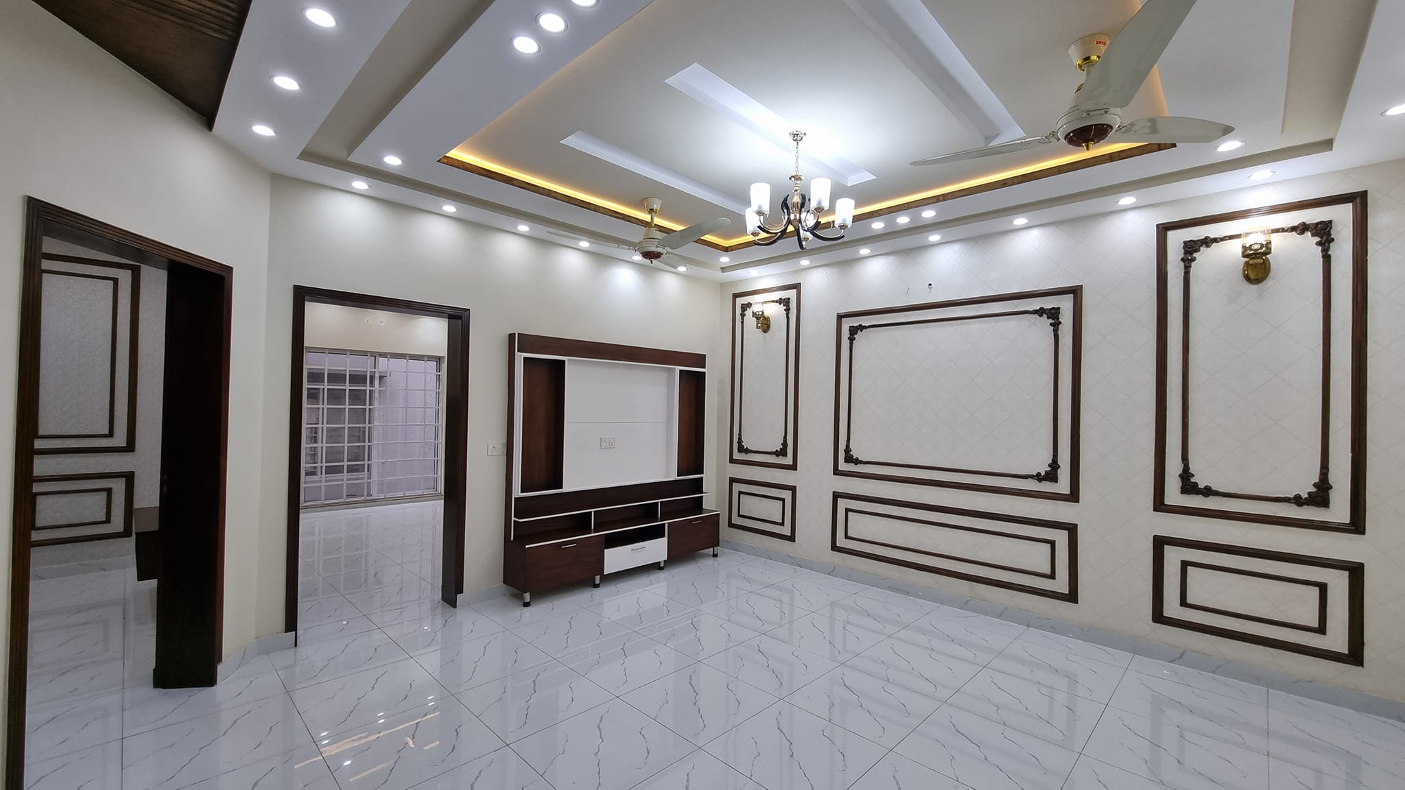 10 Marla brand new double story beautiful for sale in Bahria town Lahore