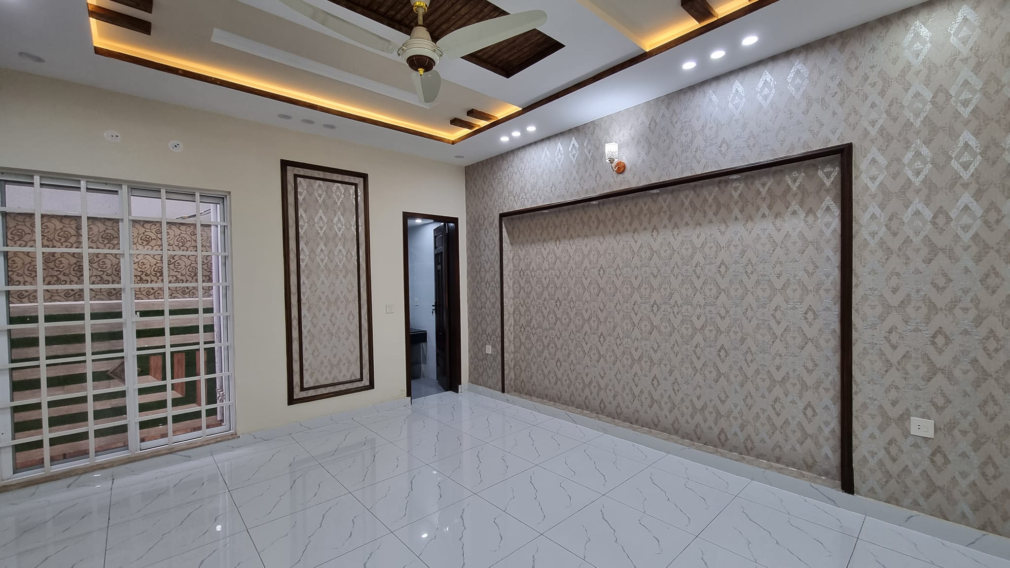 10 Marla brand new double story beautiful for sale in Bahria town Lahore