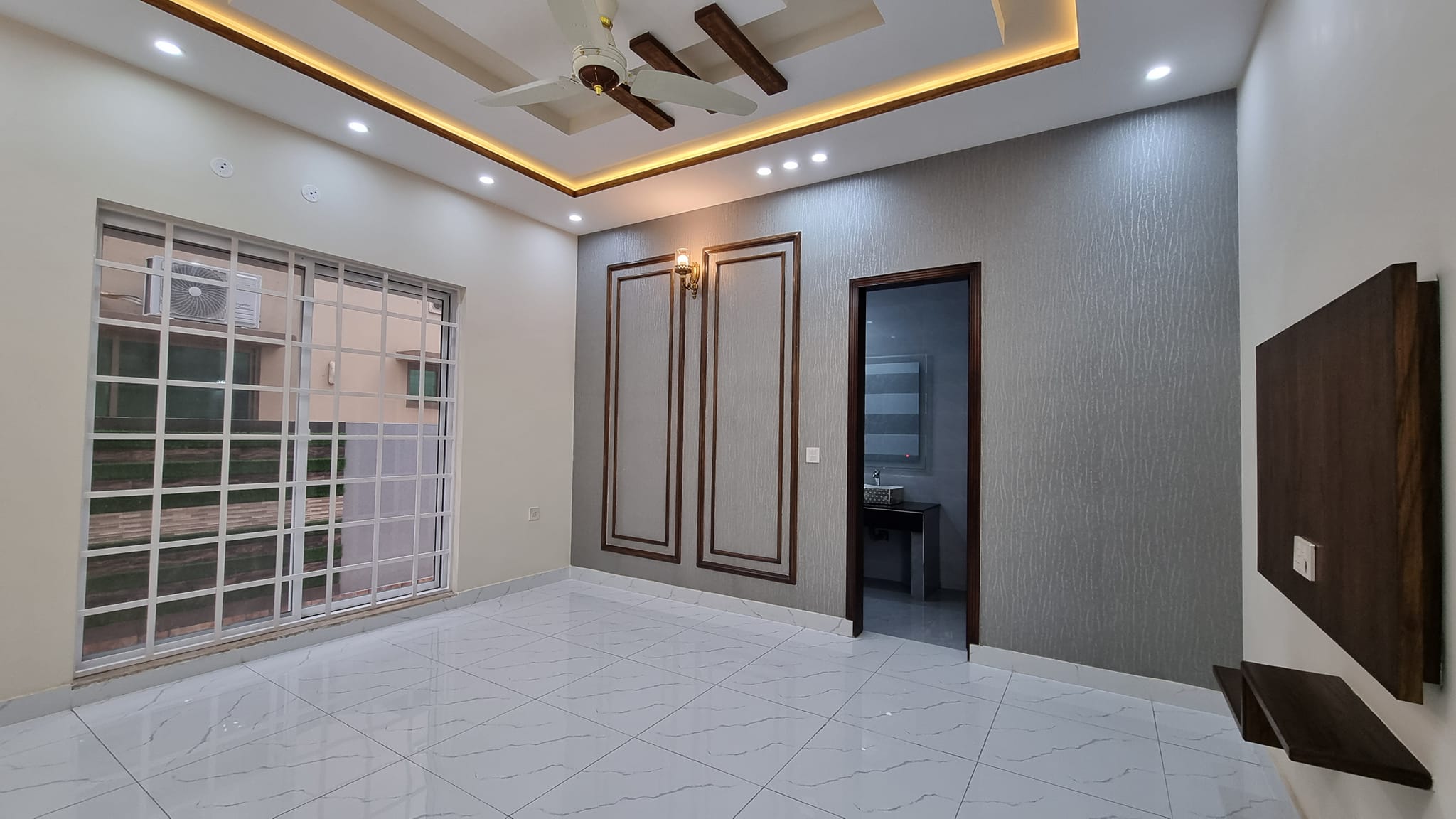 10 Marla brand new double story beautiful for sale in Bahria town Lahore