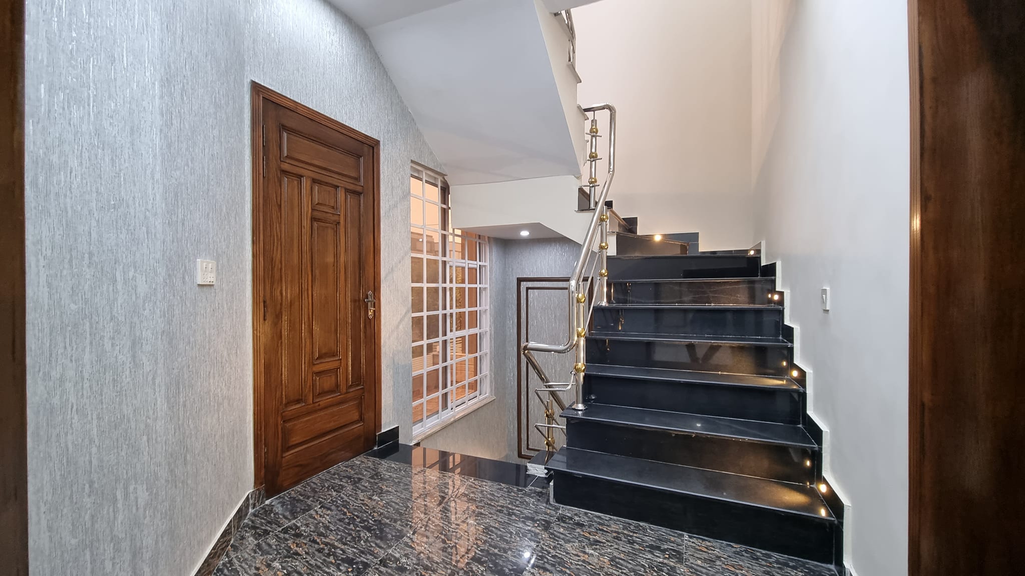 10 Marla brand new double story beautiful for sale in Bahria town Lahore