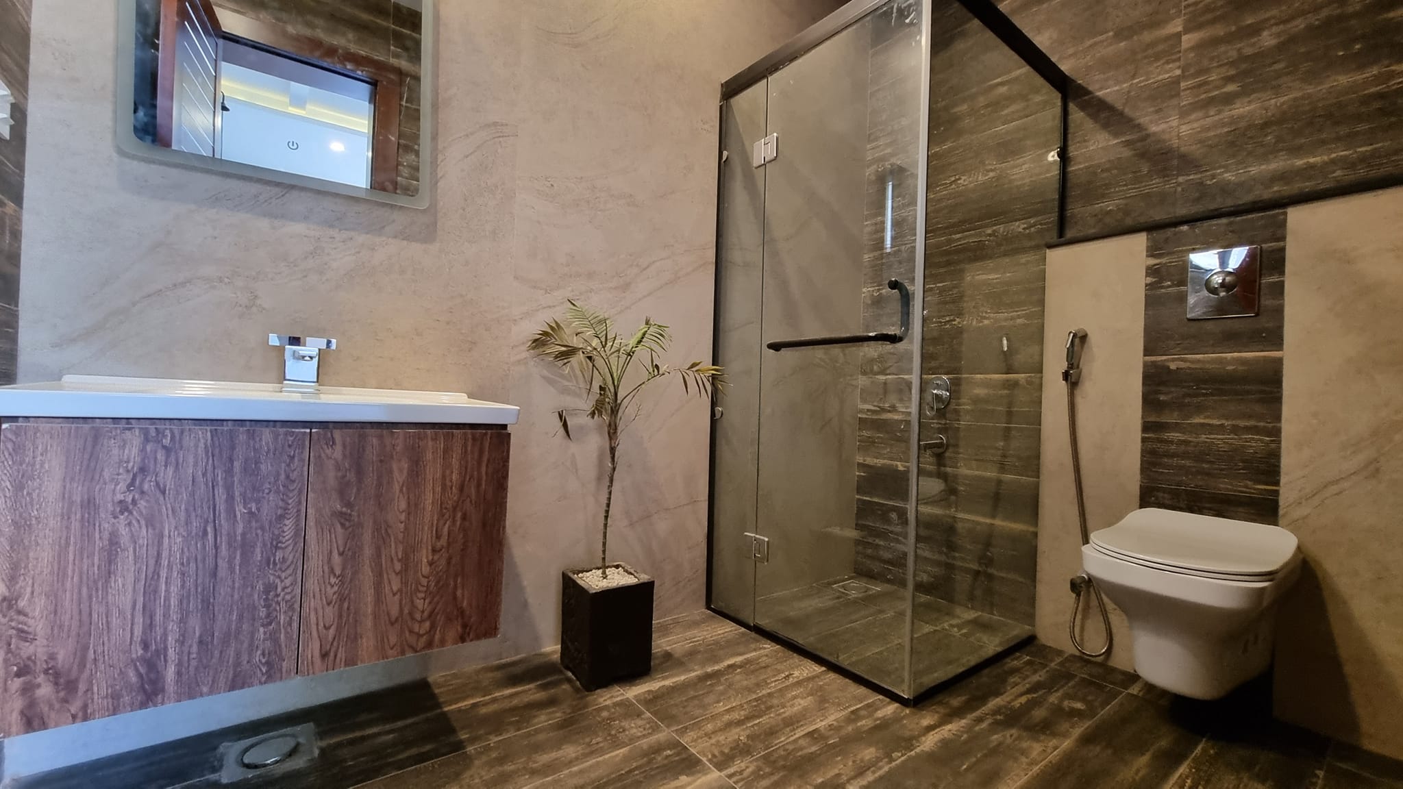 10 Marla house For Sale at Bahria Town Lahore