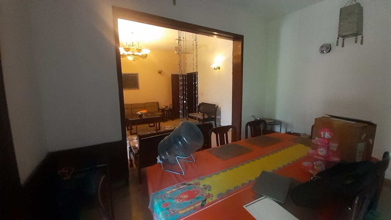 1 KANAL HOUSE FOR SALE  Located in Model Town Ext Lahore