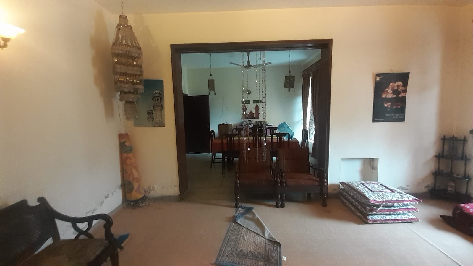 1 KANAL HOUSE FOR SALE  Located in Model Town Ext Lahore