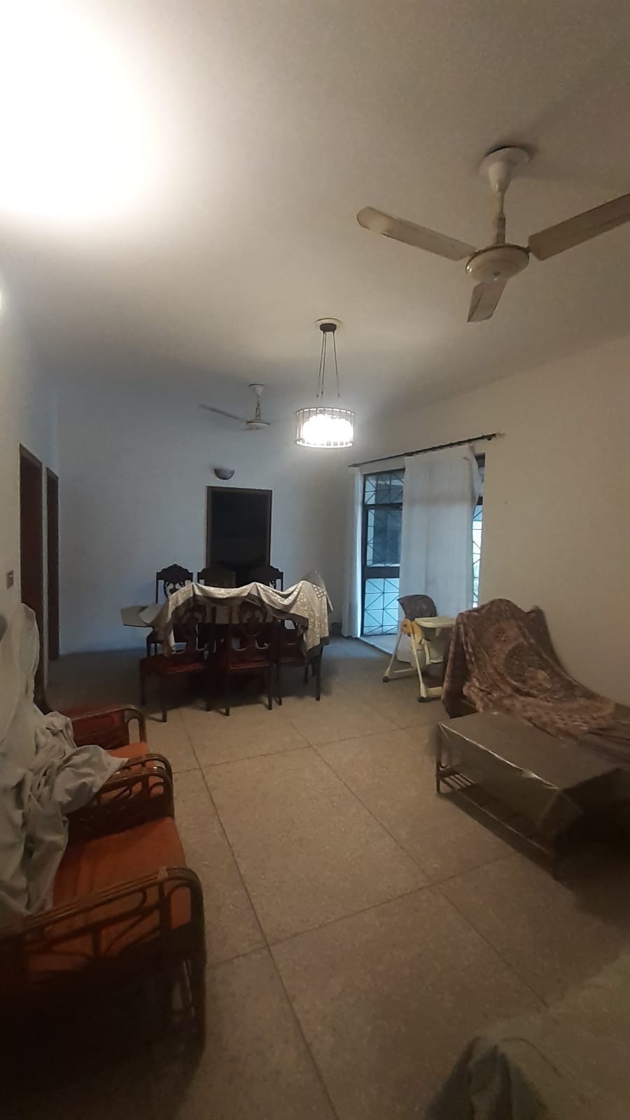 1 KANAL HOUSE FOR SALE  Located in Model Town Ext Lahore