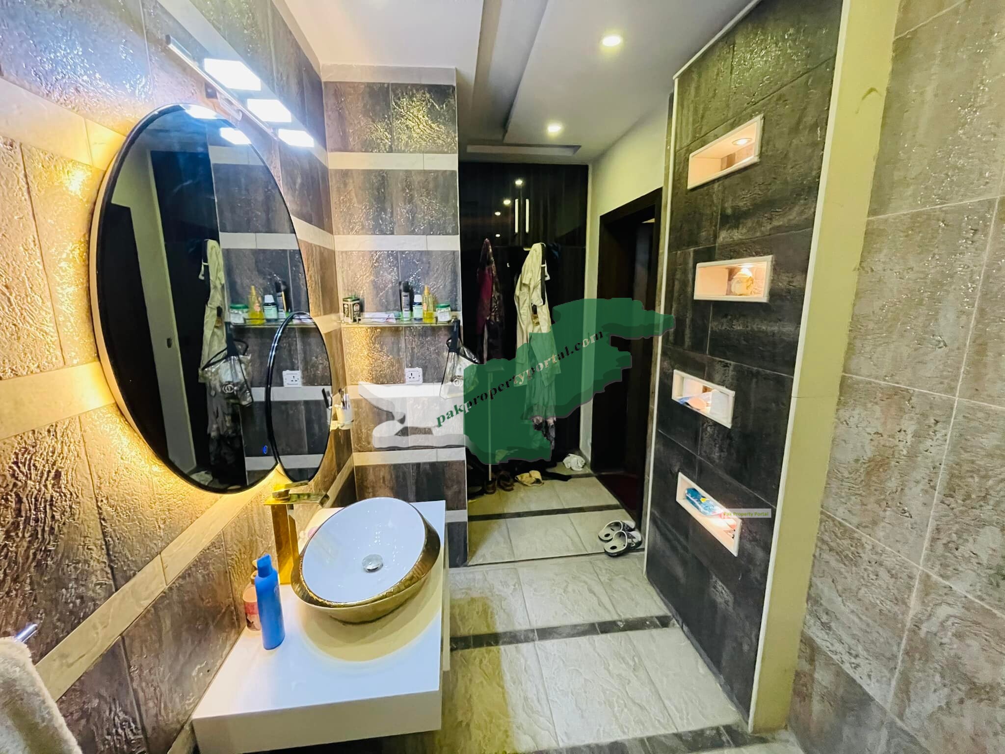 MOST BEAUTIFUL 1 KANAL HOUSE FOR SALE  PH 2 T BLOCK NEAR LALKIK JAAN CHOCK Lahore