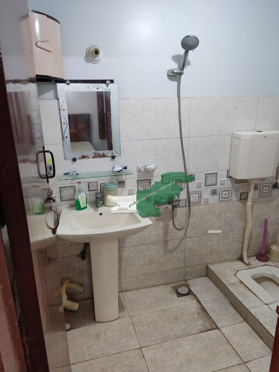 Flat for sale in  Kharadar Chaghla Street