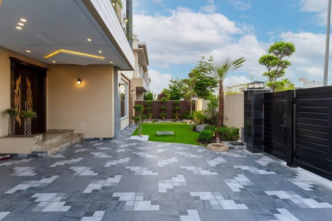 1 Kanal Most Elegant Designxurious Villa for sale in DHA Lahore