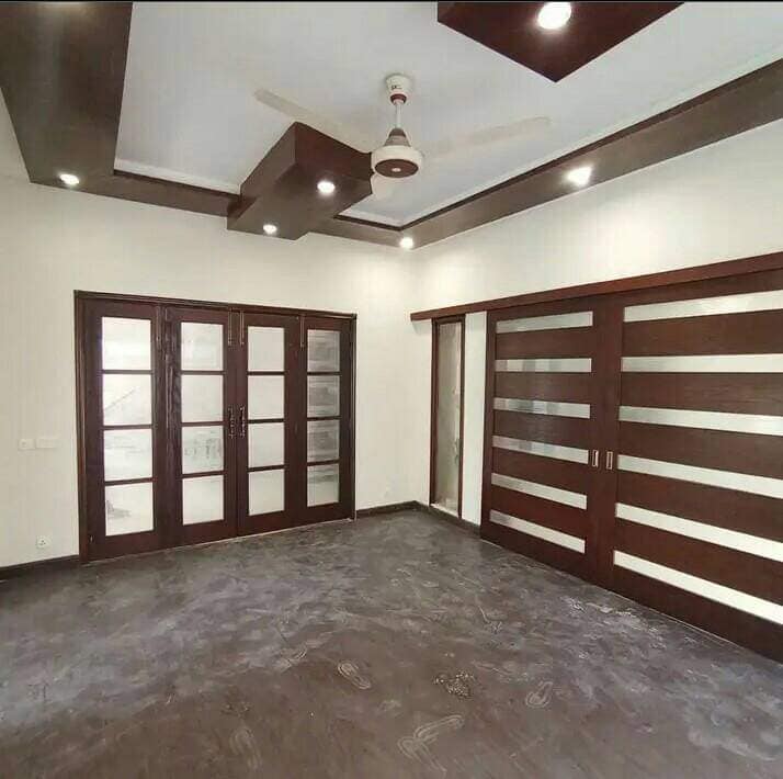one Kanal elegant design luxurious villa for sale in DHA Lahore