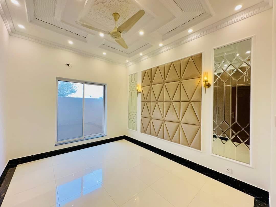 5 Marla Luxury villa For sale in DHA Lahore