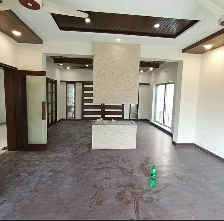 one Kanal elegant design luxurious villa for sale in DHA Lahore