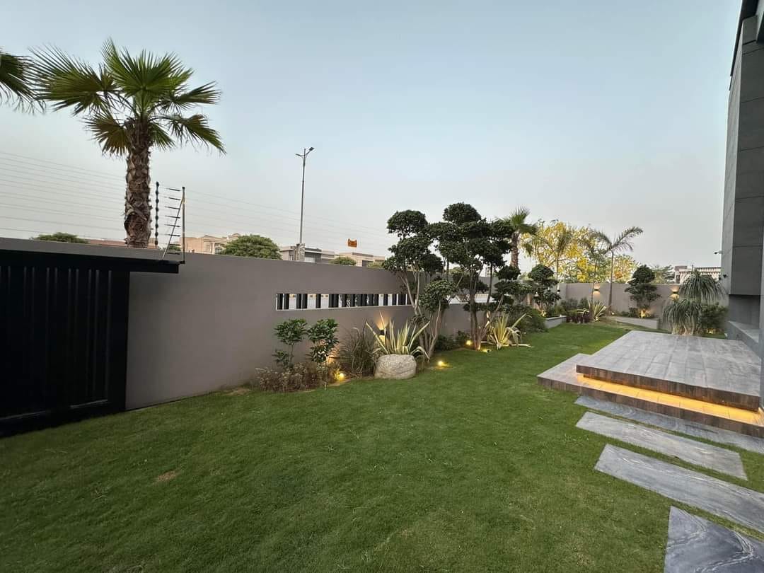 Two Kanal Luxurious Villa for Sale In DHA Lahore