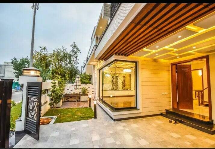 7 Marla Top Notching Villa for Sale in DHA Lahore
