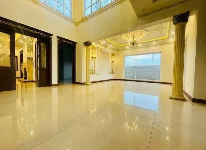 one Kanal Luxurious Villa for sale in DHA Lahore