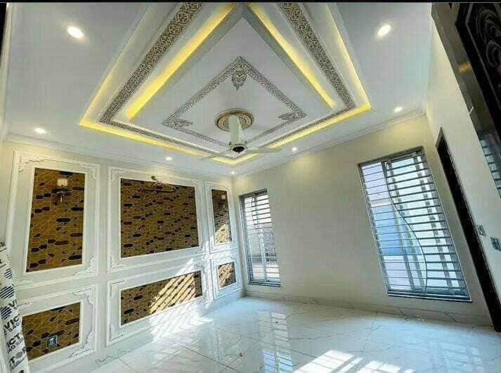 one Kanal Luxurious Villa for sale in DHA Lahore