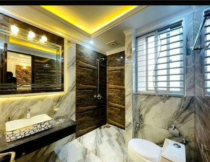 one Kanal Luxurious Villa for sale in DHA Lahore