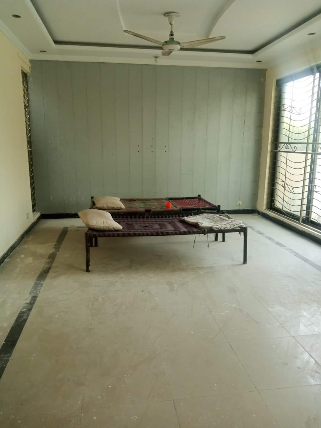 10 Marla's old house House For Sale in   Z - Block DHA Phase 3 Lahore
