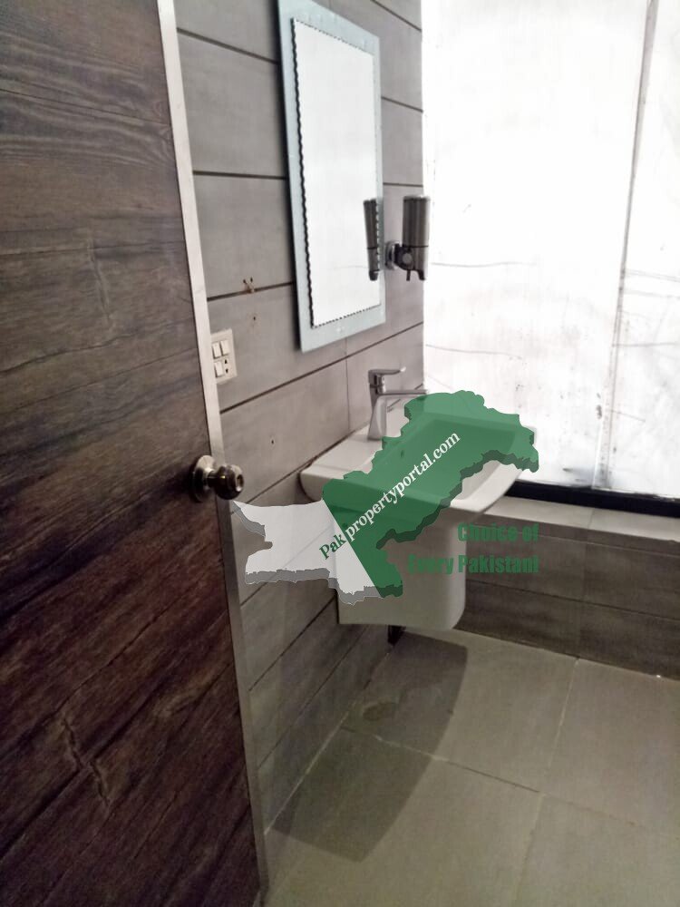 8 Marla Plaza for Sale in Bahria Town Lahore