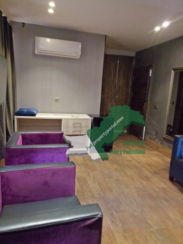 8 Marla Plaza for Sale in Bahria Town Lahore