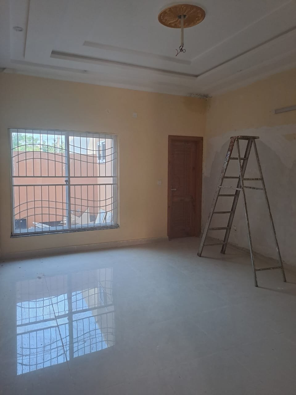 A Luxurious 1 Kanal 2nd Floor Portion For Rent Real Pix Near Shaukat Khanum UCP Lahore