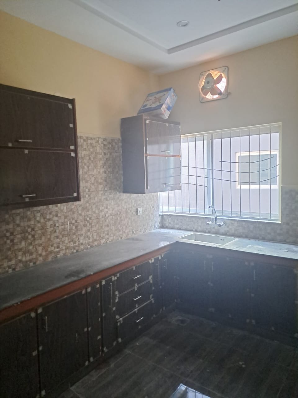 A Luxurious 1 Kanal 2nd Floor Portion For Rent Real Pix Near Shaukat Khanum UCP Lahore