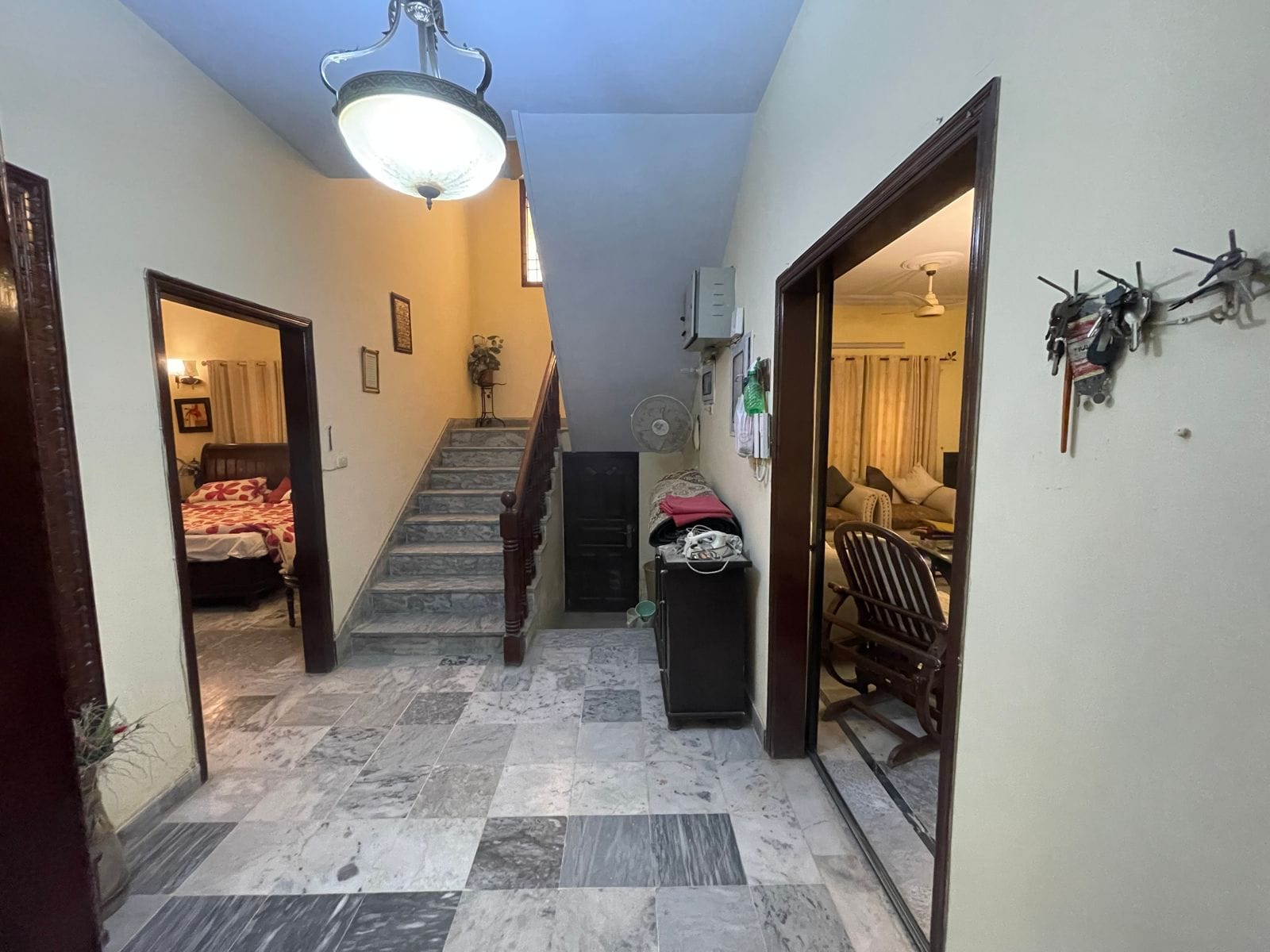 300 YARDS BUNGALOW FOR SALE IN THE HEART OF DHA PHASE 4 KARACHI