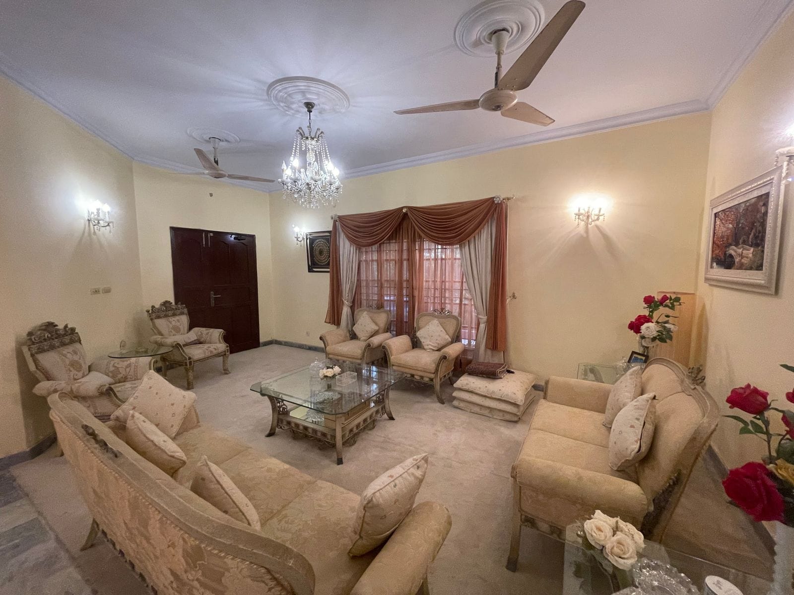 300 YARDS BUNGALOW FOR SALE IN THE HEART OF DHA PHASE 4 KARACHI