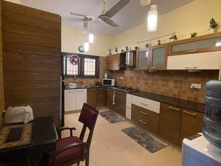 300 YARDS BUNGALOW FOR SALE IN THE HEART OF DHA PHASE 4 KARACHI