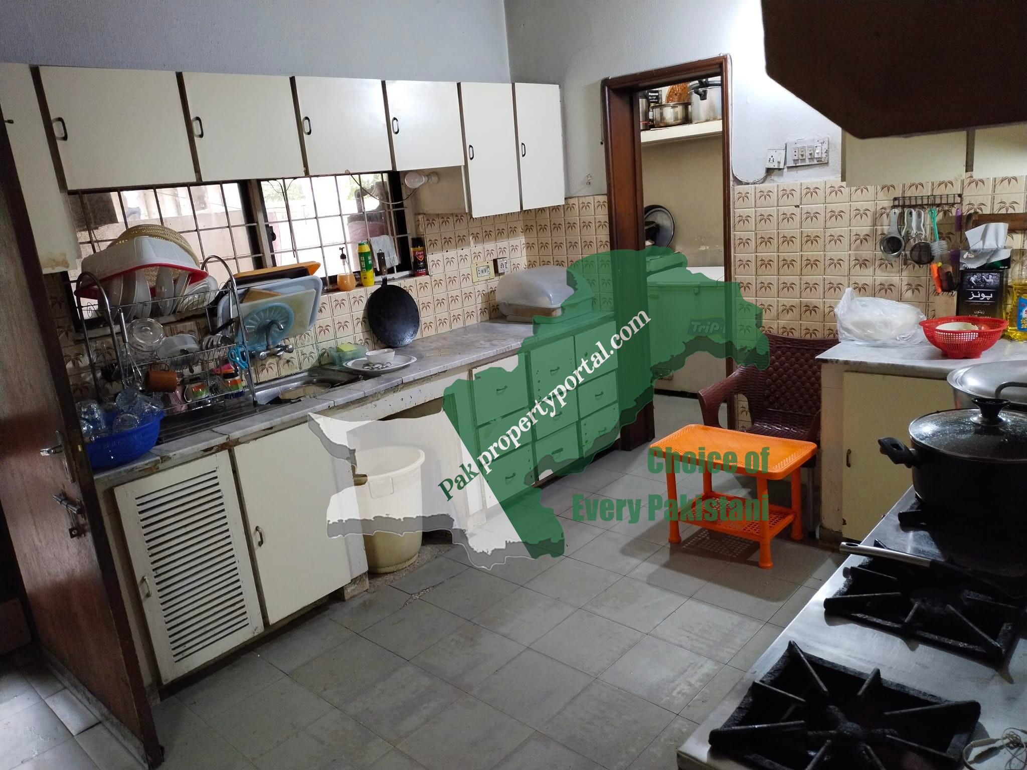 24 MARLA CORNER Used House for SALE  MURATIB Ali ROAD  GULBERG Lahore