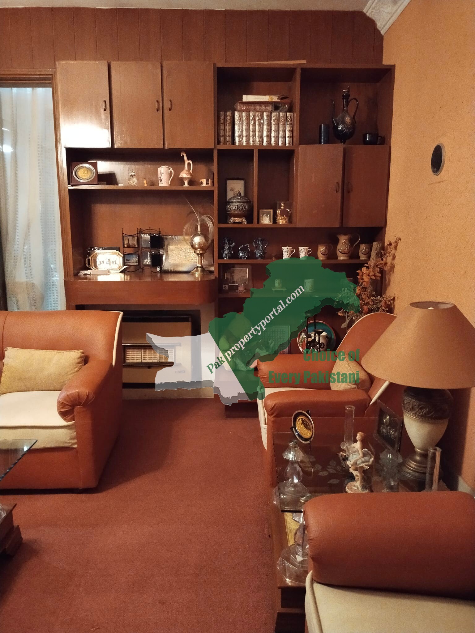 24 MARLA CORNER Used House for SALE  MURATIB Ali ROAD  GULBERG Lahore