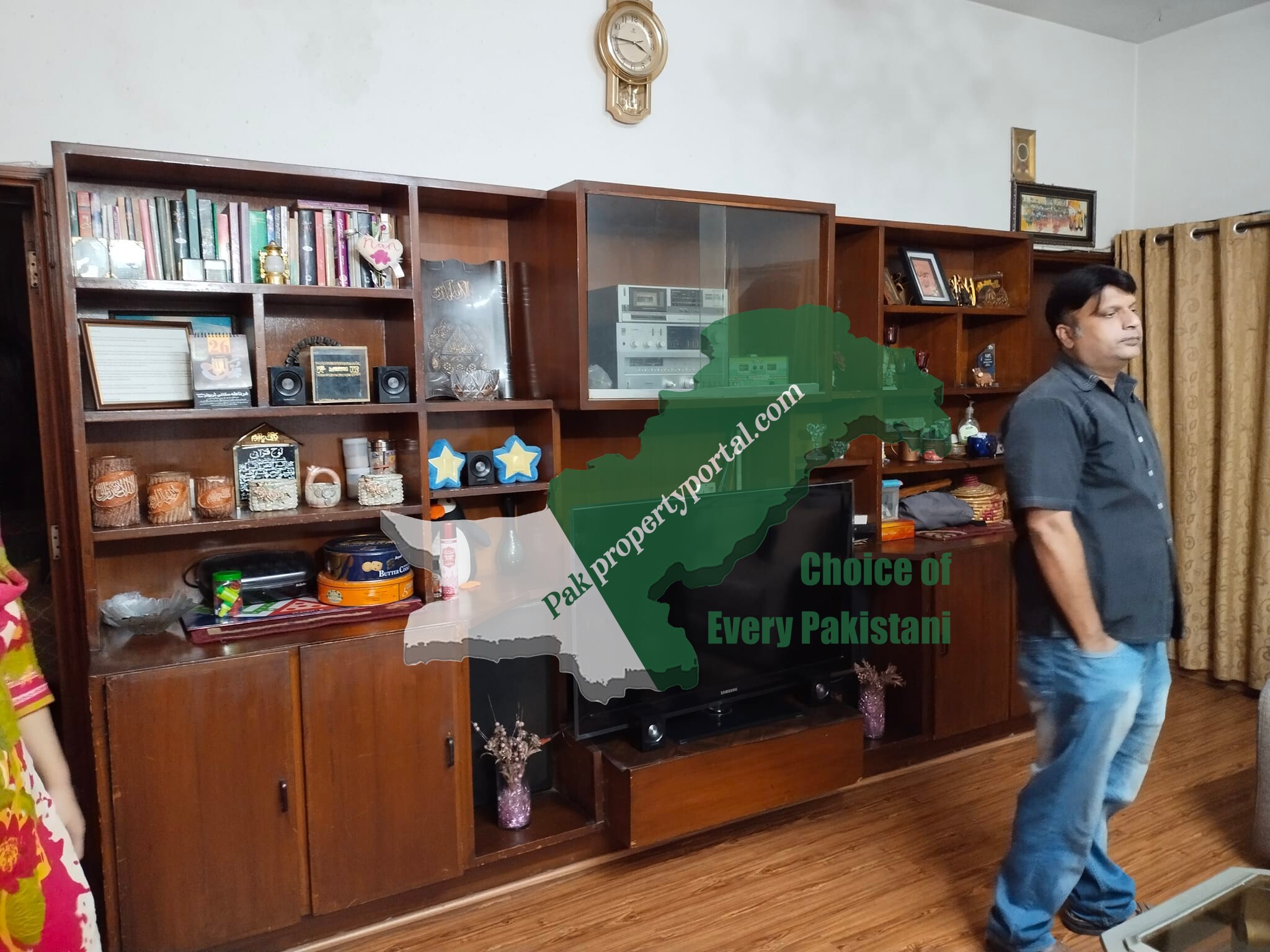 24 MARLA CORNER Used House for SALE  MURATIB Ali ROAD  GULBERG Lahore