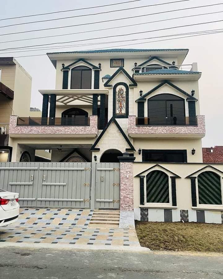 10 Marla brand new house for sale in Central Park Housing Scheme main Ferozepur road Lahore