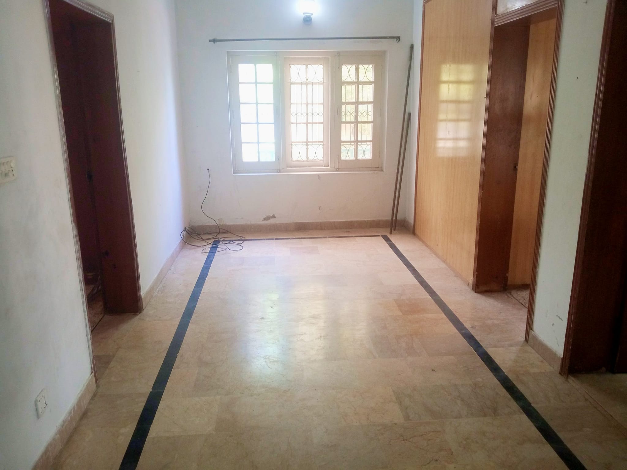 8  Marla Beautiful upper portion Available for Rent in G-11 Islamabad