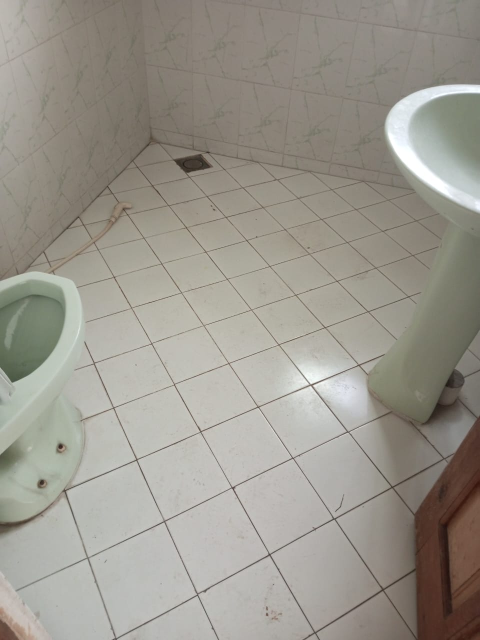 20 Marla Beautiful Upper Portion available for rent in G10 Islamabad