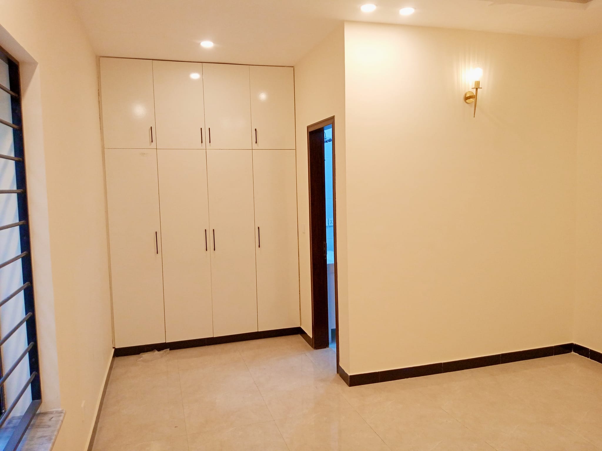 10 Marla Beautiful luxury brand new ground portion available for rent in G10 Islamabad