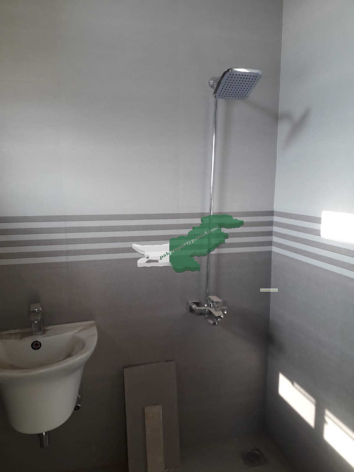 8MARLA Double storey house available for rent  in Bahria Orchard Lahore