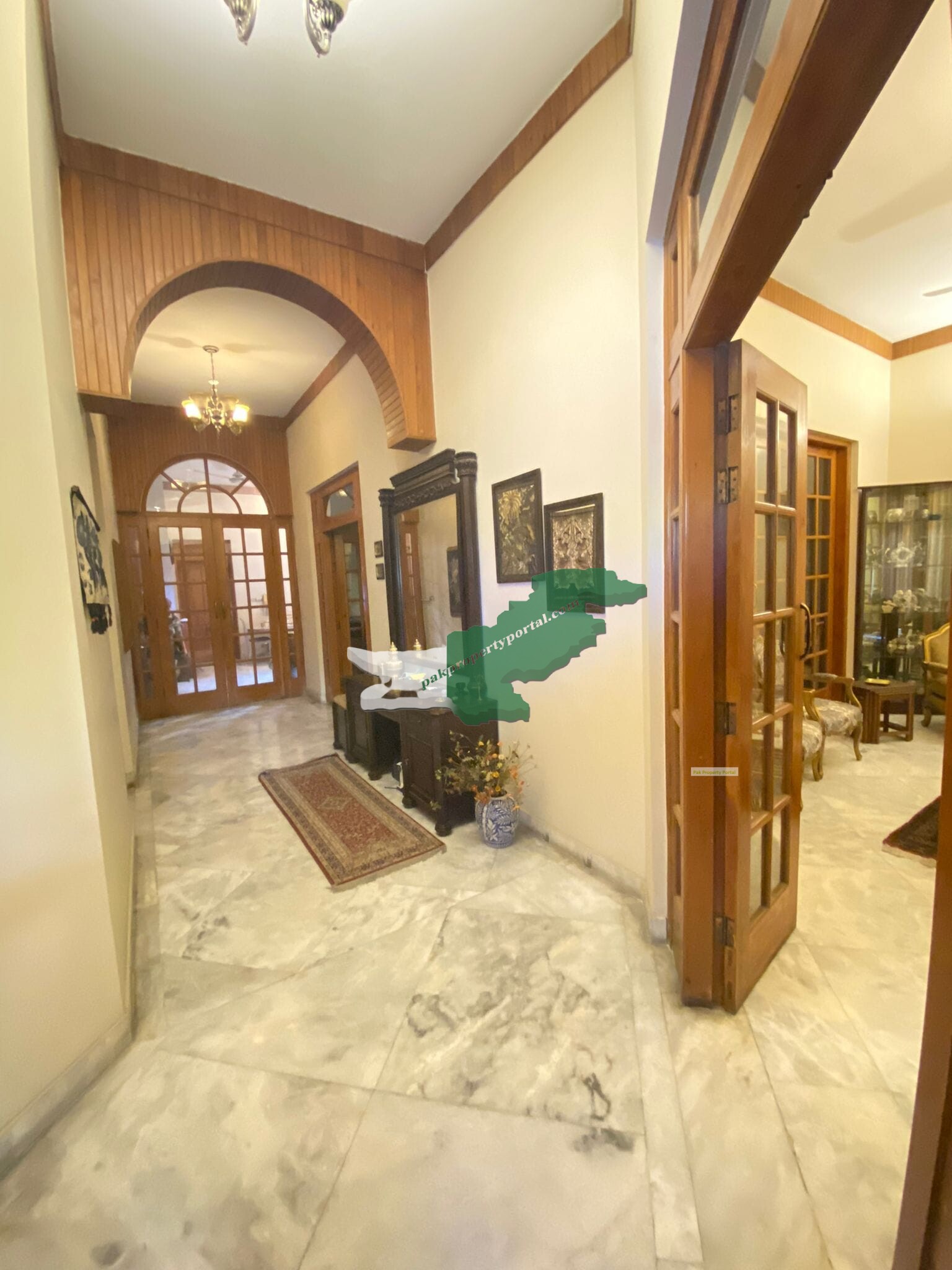 commercial House for rent