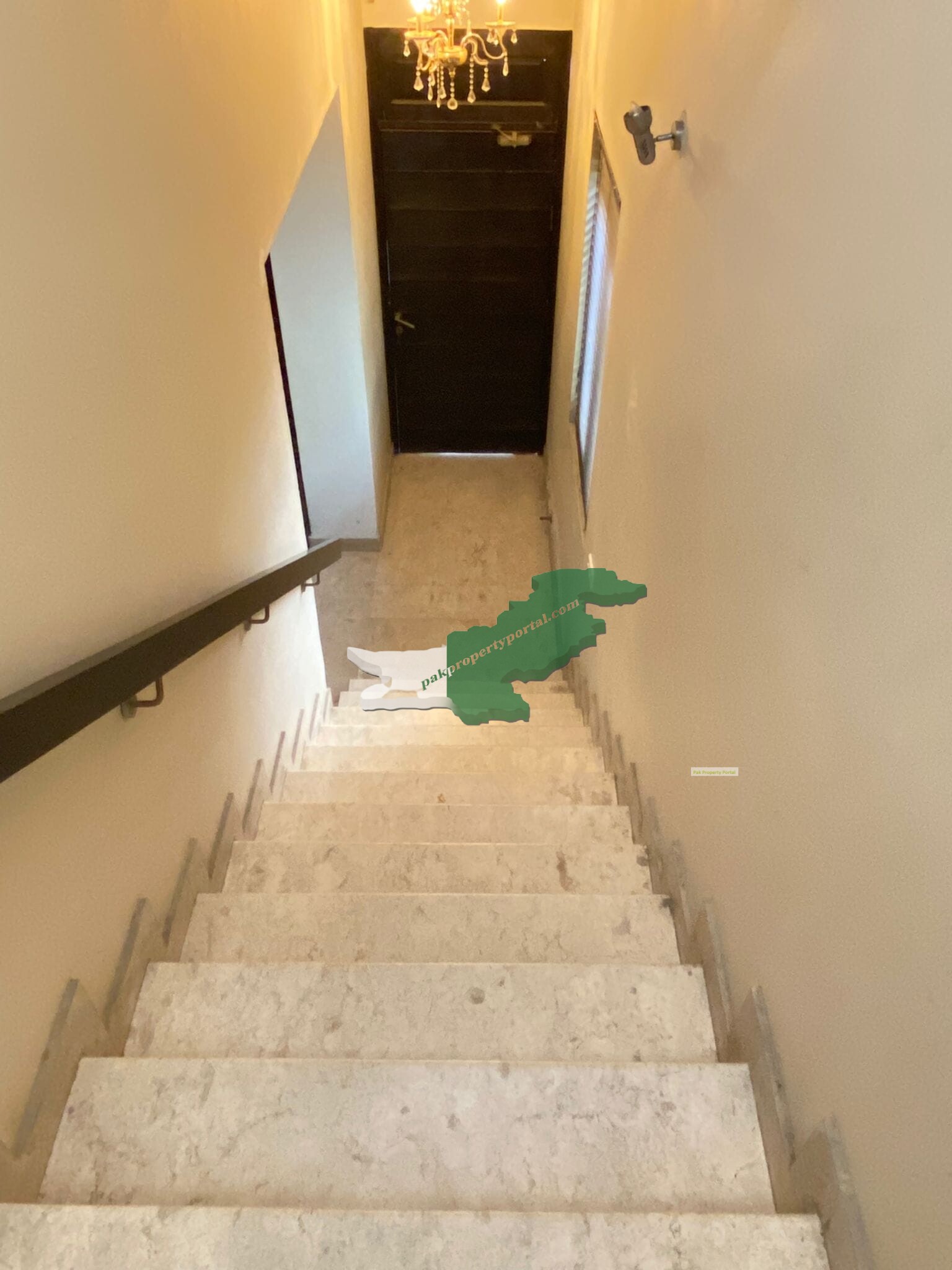 commercial House for rent