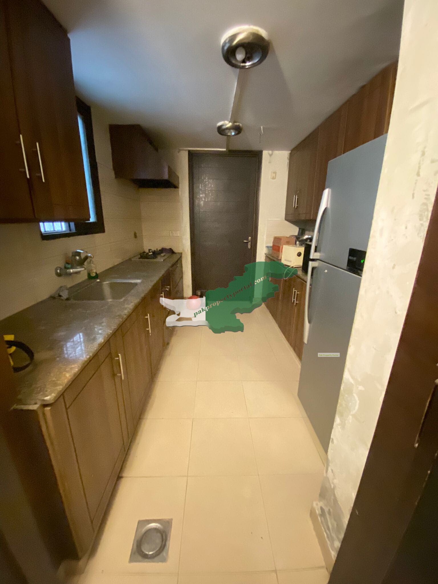 commercial House for rent