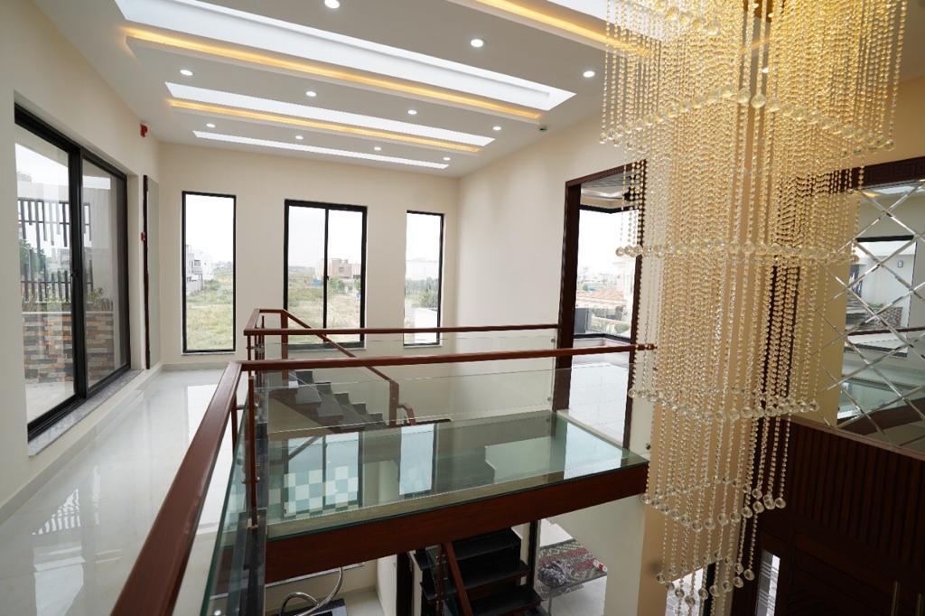 01 Kanal Stunning Bunglow Available for Sale In DHA Lahore